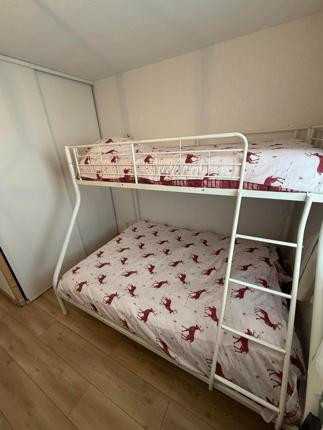 2 Pieces, Les De Super-besse Apartment